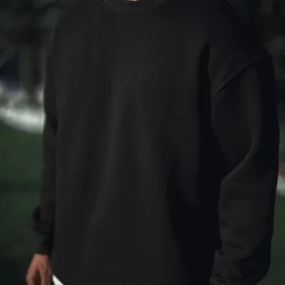 Sweatshirtê Reş ê Mêran ê Bi 3 Têlên Pembû û Stûyê Bisîkletê 1