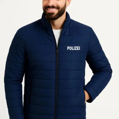 Muška tamnoplava bomber jakna sa mikro vodoodbojnim materijalom, prošivena, sa printom i patent zatvaračem 1