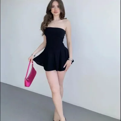 Femeie Rochie Neagră cu Volane, Straplez, Mini, Tip Fustă cu Șort 4