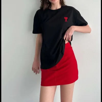 Női fekete oversized biciklinyakas nyomott rövid ujjú póló 3