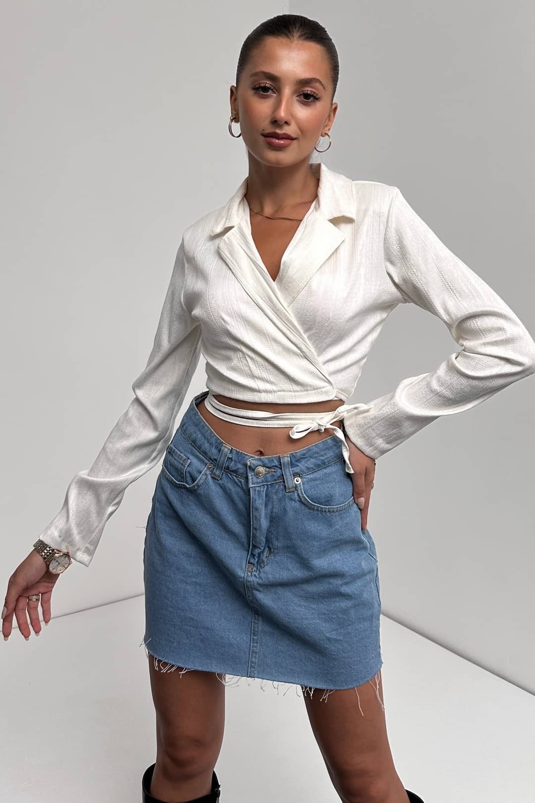 Gömlek Yaka Beli Bağlamalı Crop Bluz Beyaz