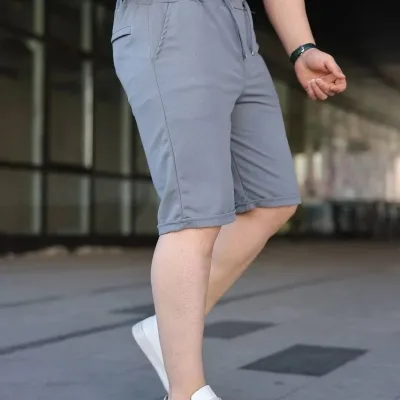 Pánské šedé diagonální látkové šortky s dvojitým lemem, kapsami a tkaničkami 3