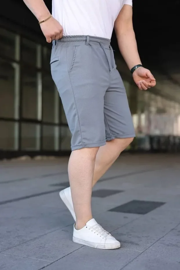 Muški sivi šorc od dijagonalne tkanine sa duplim porubom, džepovima i pertlama 3