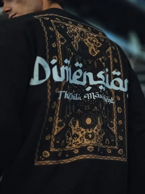 Sweatshirtê Mêran ê Reş ê 3 Têlî Pembû Bi Stûyê Bisîkletê û Çapkirî 2