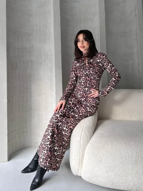 Bozkávací výstrih maxi vzorované šaty leopard