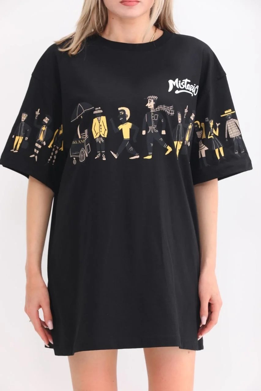 Női Fekete Oversize Kerékpárnyakú Mintás Póló 3
