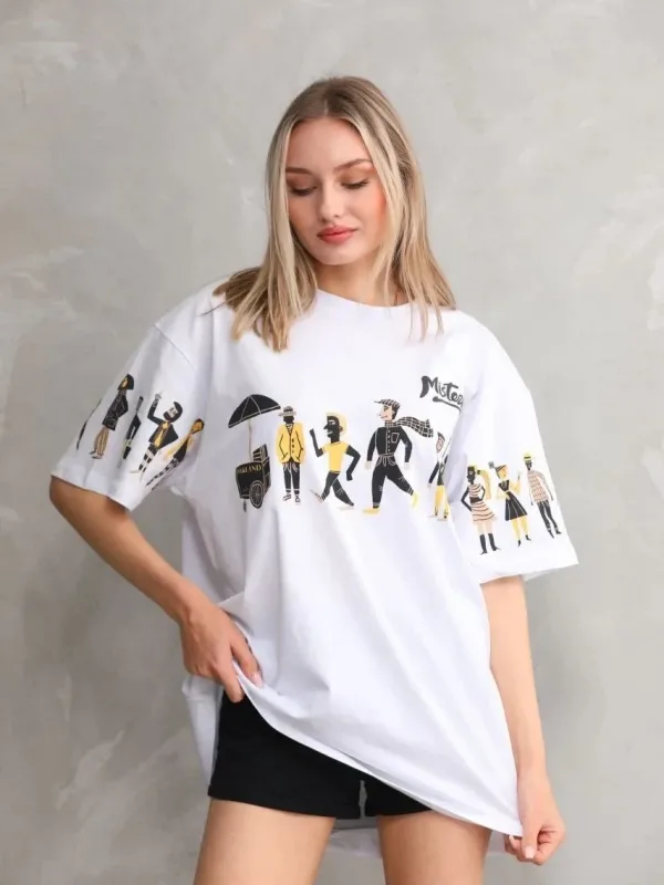Női Fehér Oversize Kerékpárnyakú Mintás Póló 4