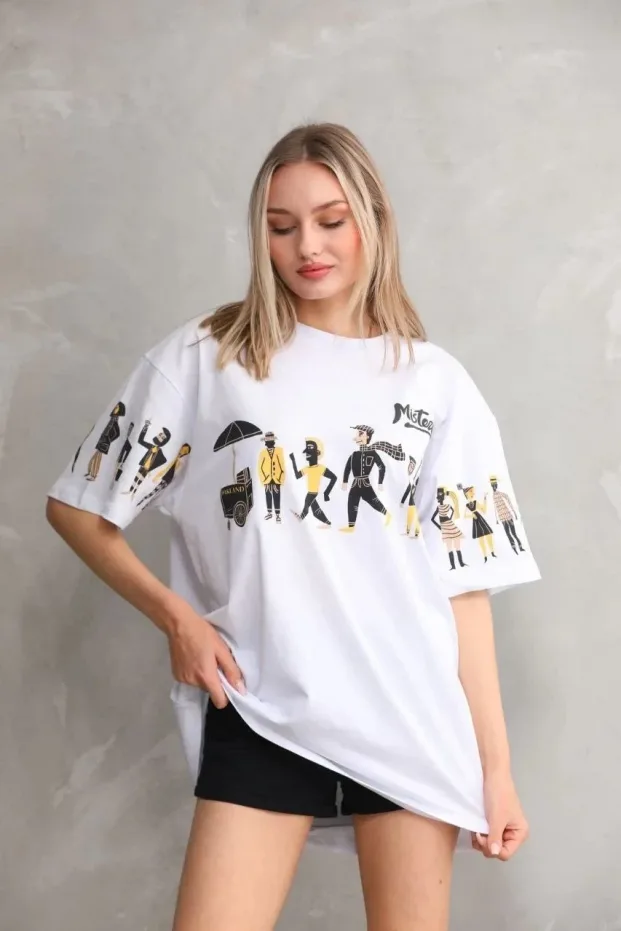 Dámské bílé oversized tričko s kulatým výstřihem a potiskem 4