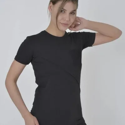 Γυναικείο Μαύρο Στενό T-shirt με Στρογγυλή Λαιμόκοψη και Δικτυωτή Τσέπη 1