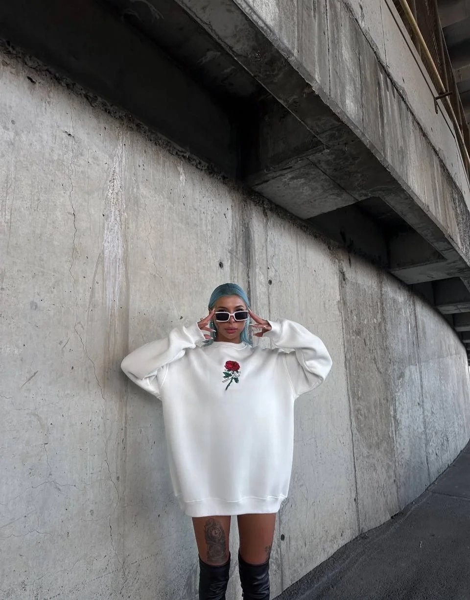 Kadın Beyaz Oversize 3 İplik Pamuklu Bisiklet Yaka Baskılı Sweatshirt