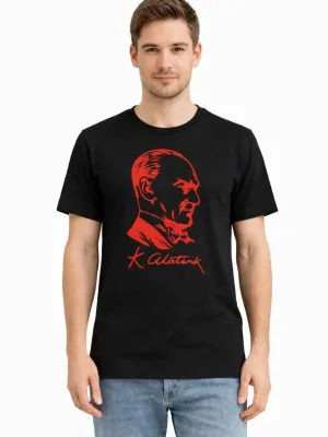 Tîşorta Mêran a Reş Bi Stûyê Bisîkletê û Çapa Atatürk