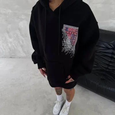 Jinê Reş 3 Têl Pembû Hoodî Bikapûşon Çapkirî Bi Cêbê Kangurû Sweatshirt 7