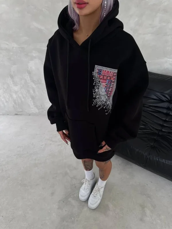 Jinê Reş 3 Têl Pembû Hoodî Bikapûşon Çapkirî Bi Cêbê Kangurû Sweatshirt 7