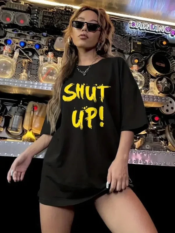 Dámské černé tričko s kulatým výstřihem, potiskem Shut Up a krátkým rukávem 3