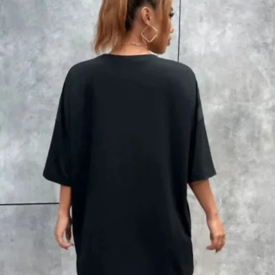 Ženska crna oversize majica kratkih rukava sa printom leptira 2