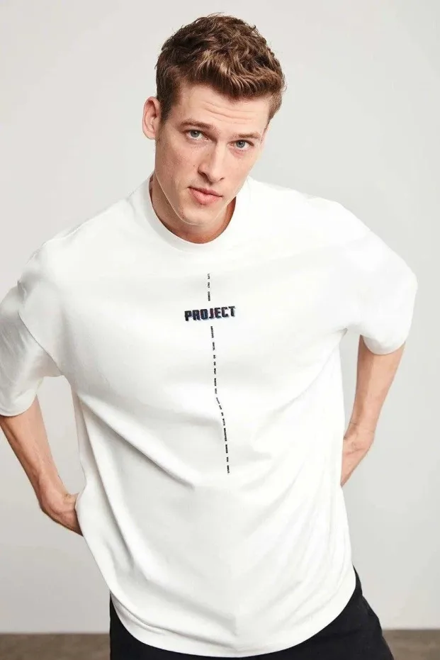 Men's White Regular Fit Crew Neck Printed T-Shirt 2