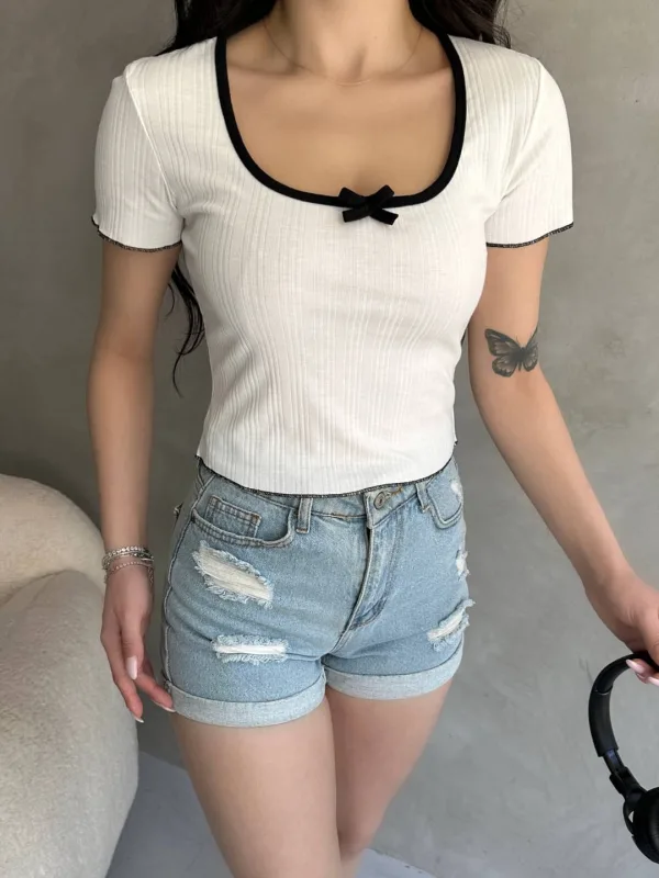 Pool Neck Binding Detail Crop Blouse White 3