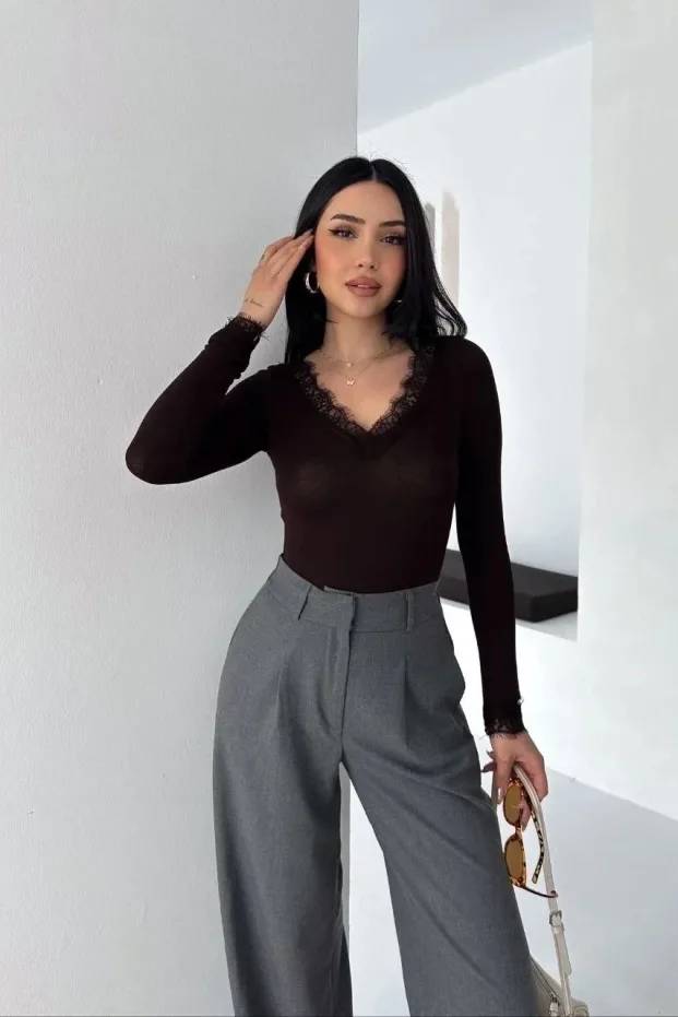 Ženska višnja trula V-izrez čipkasta detaljna kašmir teksturirana crop bluza 2