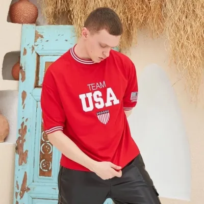 Машки црвен oversize велосипед јака везена маица 2