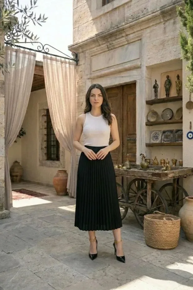 Ženska crna satenska plisirana midi suknja, elegantan i sofisticiran dizajn 4