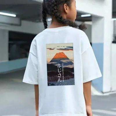 Dětské bílé oversized tričko s potiskem, výstřih do V 2