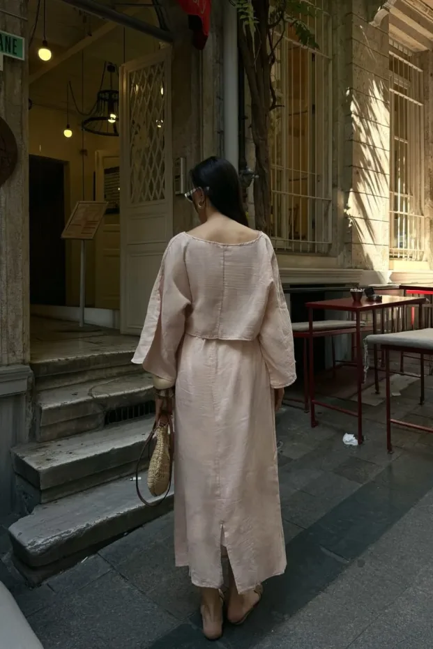 Béžová muslinová souprava halenka a sukně 2