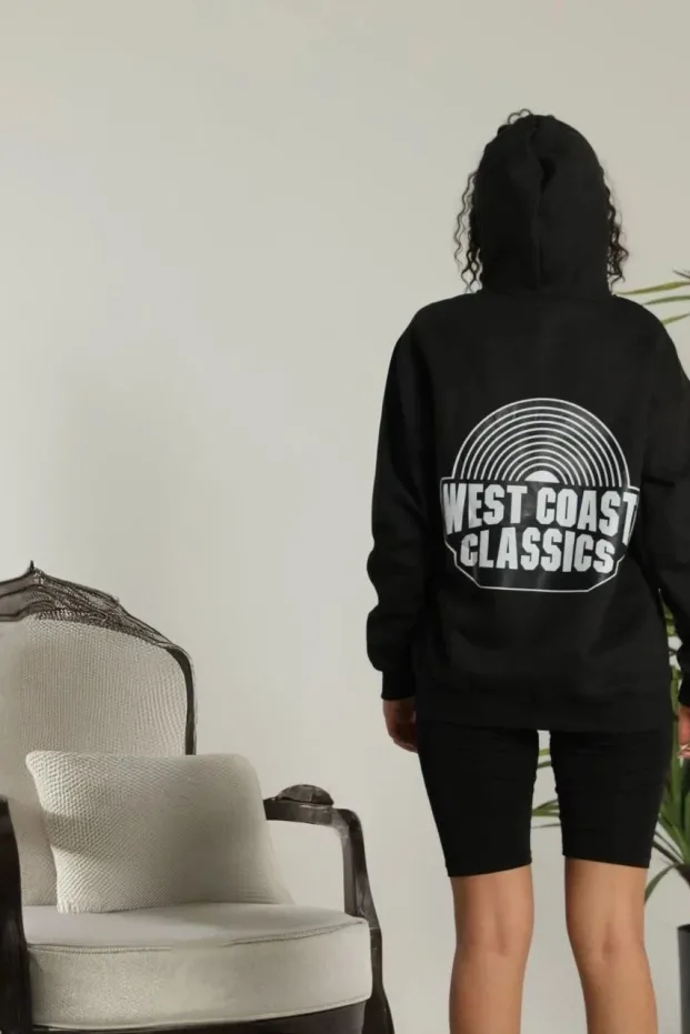 Kadın Siyah Oversize Kapüşonlu Cepli 3 İplik Pamuklu Baskılı Hoodie 2