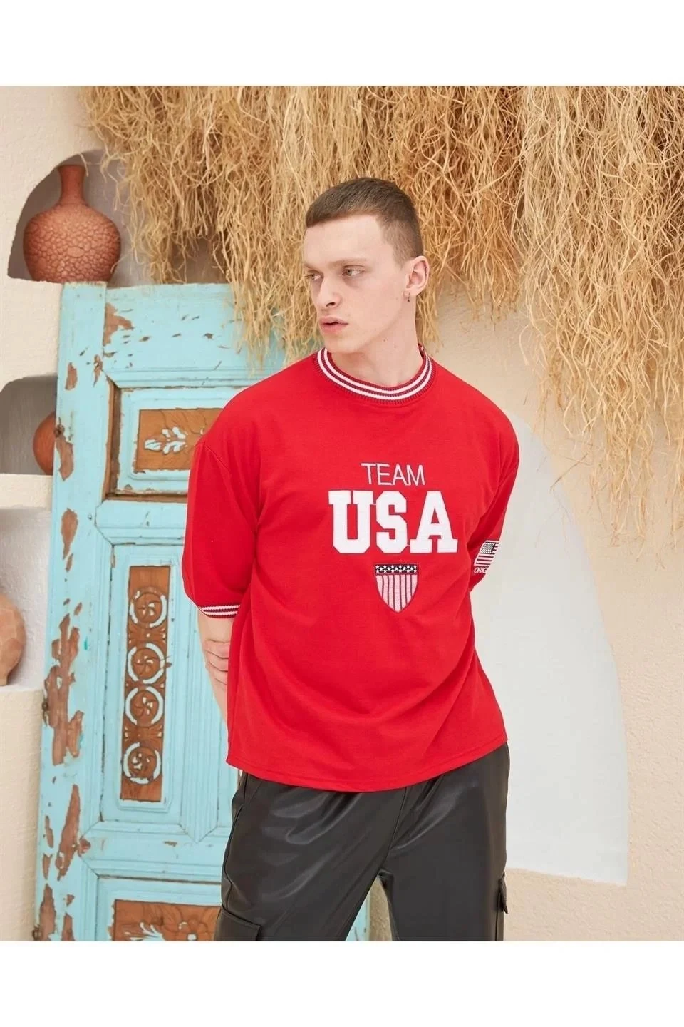 Машки црвен oversize велосипед јака везена маица