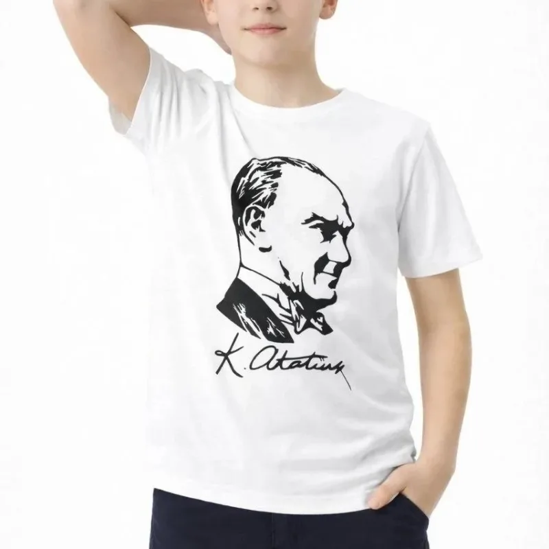 Çocuk Beyaz Bisiklet Yaka Atatürk Baskılı Kısa Kollu Tişört