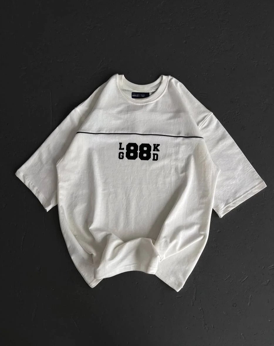 Kadın Beyaz Oversize Bisiklet Yaka Baskılı Günlük Tişört