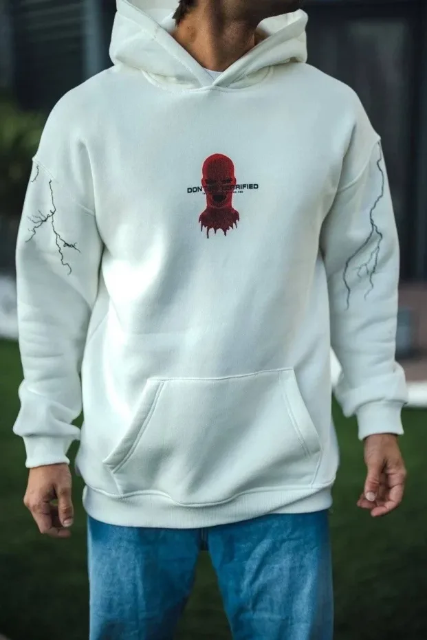 Sweatshirtê Spî ê Mêran ê Bi 3 Têlên Pembû, Kêlûk, Çapkirî û Berîka Kangurû 1