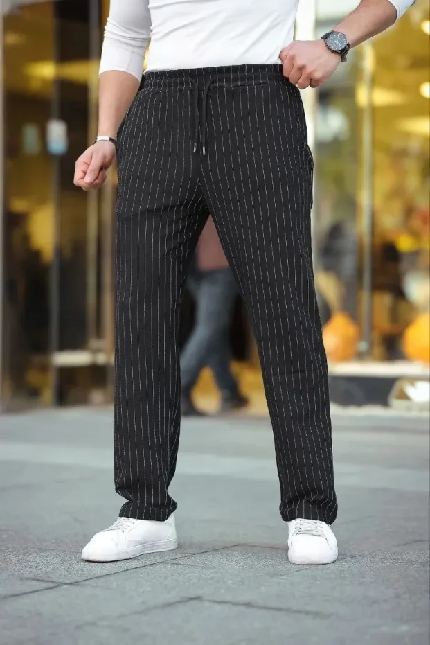 Muške crne prugaste jogger pantalone od krep tkanine 3