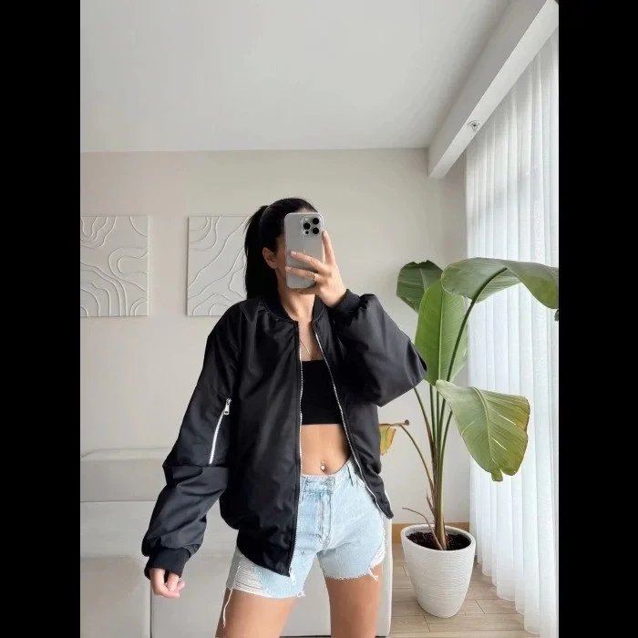 Kadın Siyah Oversize Fermuarlı Cepli Bomber Ceket 3