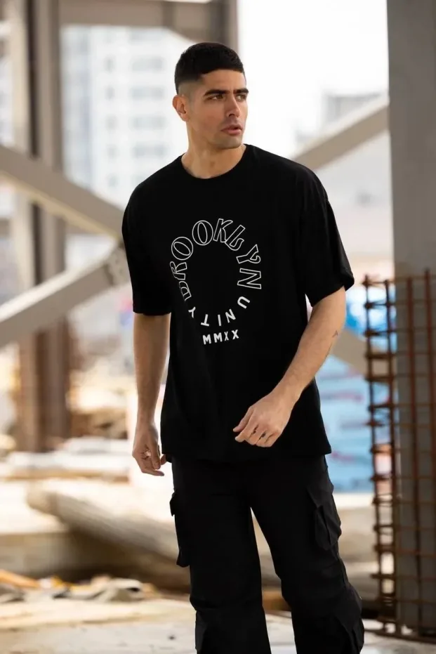Erkek Siyah Regular Fit Bisiklet Yaka Baskılı Tişört 4