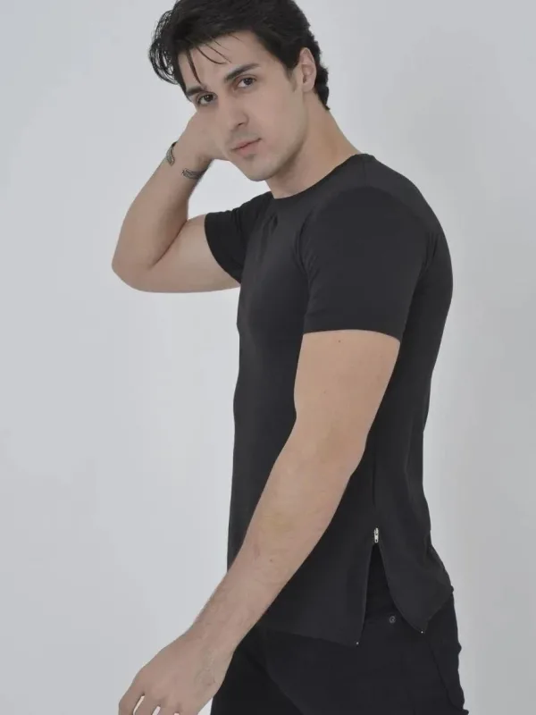 Tîşorta Mêran a Reş a Slim Fit Bi Zîpê Kêlekê Bisîklet Stû 1