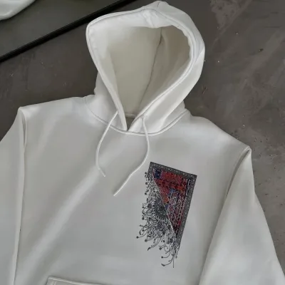 Mêr Spî 3 Têl Pembeyî Çapkirî Kapûşonî Kangurû Cêbî Sweatshirt 4
