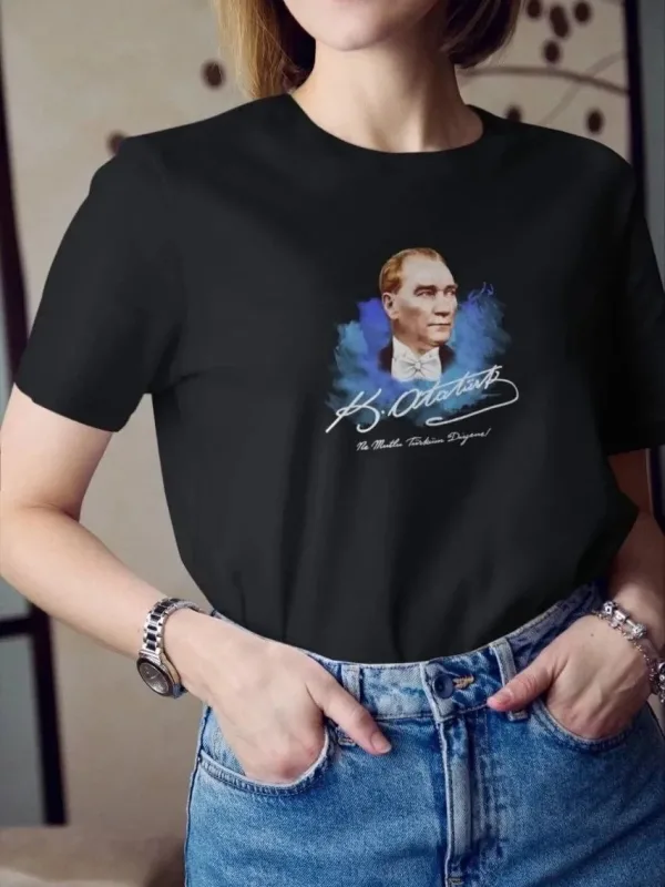 ქალის შავი ველოსიპედის საყელოიანი ათათურქის ნაბეჭდი მოკლე სახელოიანი მაისური 1