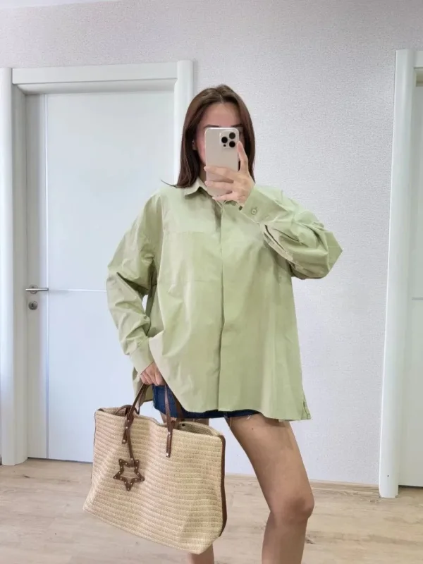 Women's Green Poplin Collar Side Slit Back Dart Detail Shirt 4