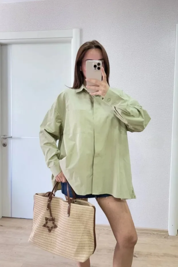 Dámske Zelené Poplin Golier Bočný Rozparok Zadný Pás Detail Košeľa 4