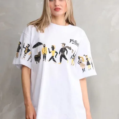 Női Fehér Oversize Kerékpárnyakú Mintás Póló 1