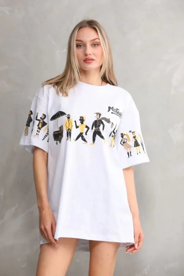 Dámské bílé oversized tričko s kulatým výstřihem a potiskem 1
