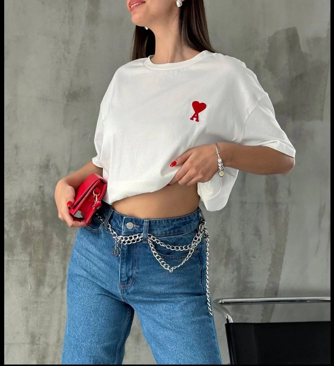 Femeie Tricou Alb Oversize cu Guler Bicicletă și Imprimeu 2
