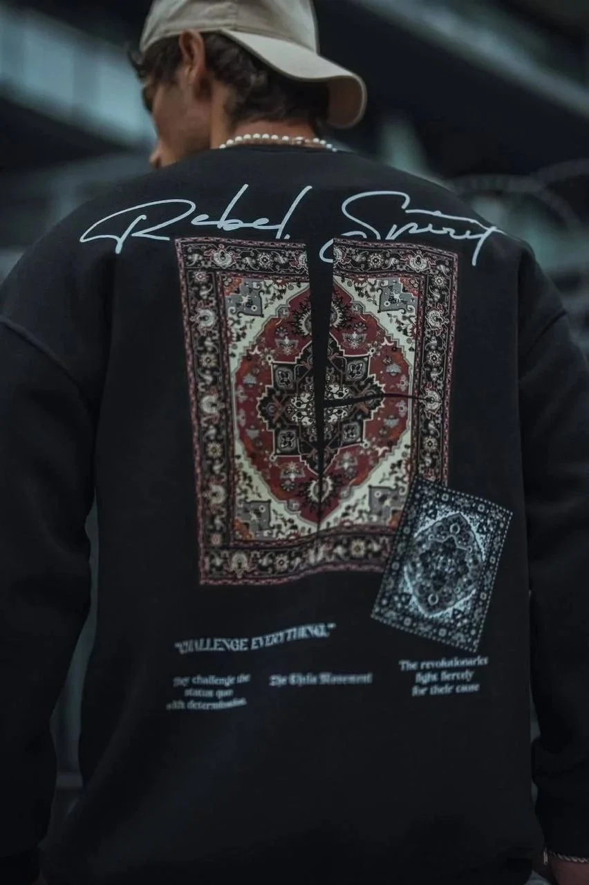 Sweatshirtê Mêran ê Reş 3 Têl Pembû Bi Stûyê Bisîkletê û Çapkirî