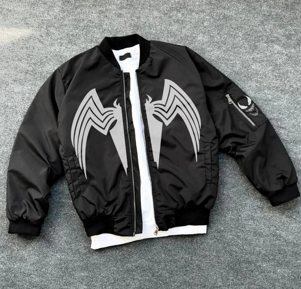 Dámská černá prošívaná bomber bunda, s kapsami, se zipem, s logem pavouka 4