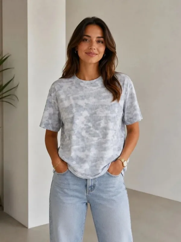 Women's Grey Batik Patterned Scoop Neck Regular T-Shirt 3