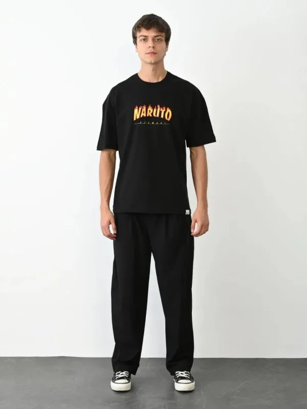 Tricou pentru bărbați, negru, regular fit, cu guler tip bicicletă, imprimat 1