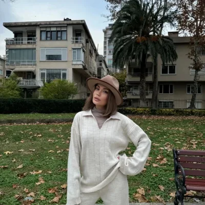 Femeie Albă Dungi Detalii Guler Tricou Costum Trening 4