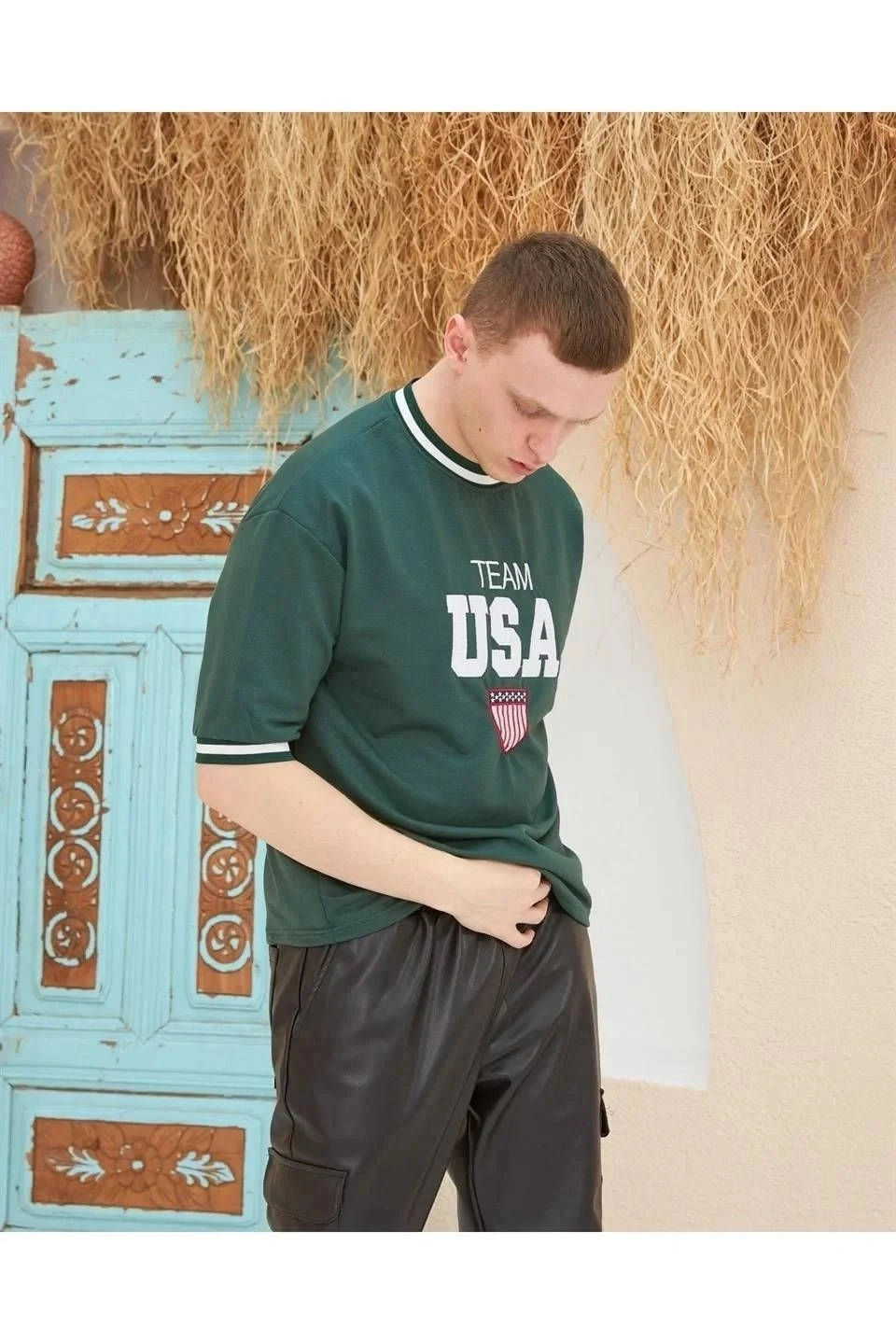Muška zelena oversize majica s okruglim izrezom, s vezom