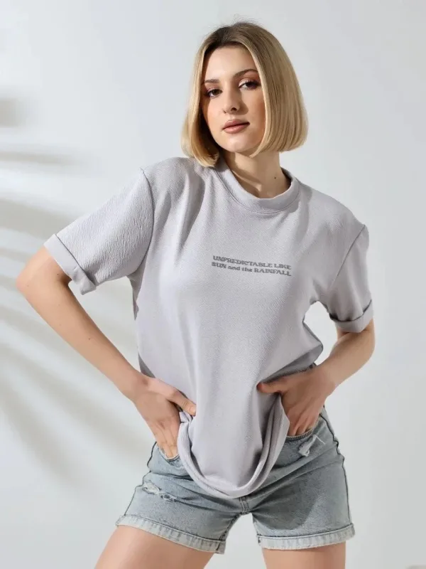 Női szürke biciklinyakú nyomott slim fit póló 2