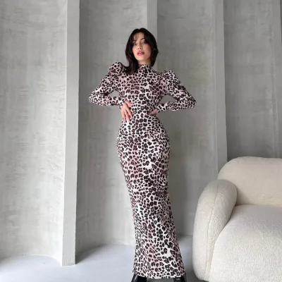 Rochie cu model leopard și decolteu la spate, bej 3
